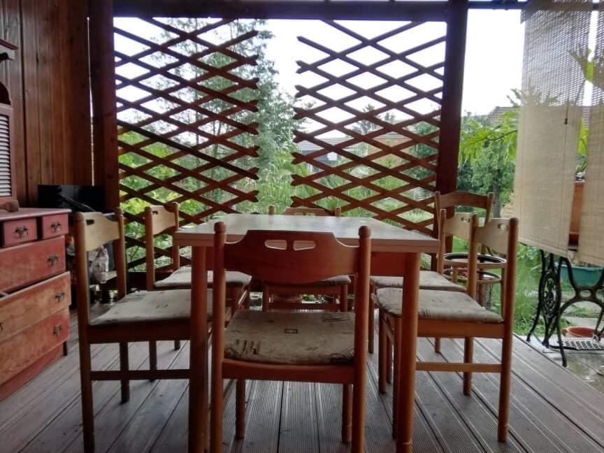Napfuerdo Apartman *