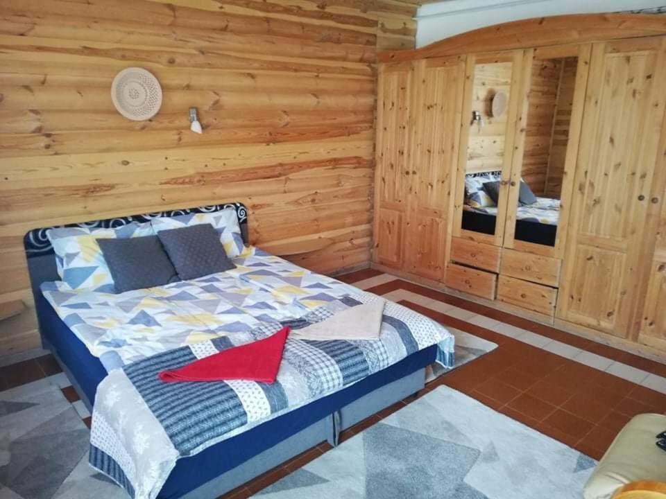 Apartment Napfuerdo Apartman Eger