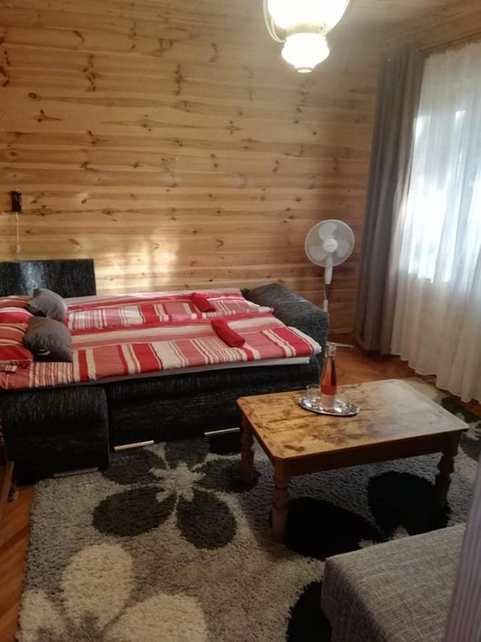 Napfuerdo Apartman Apartment