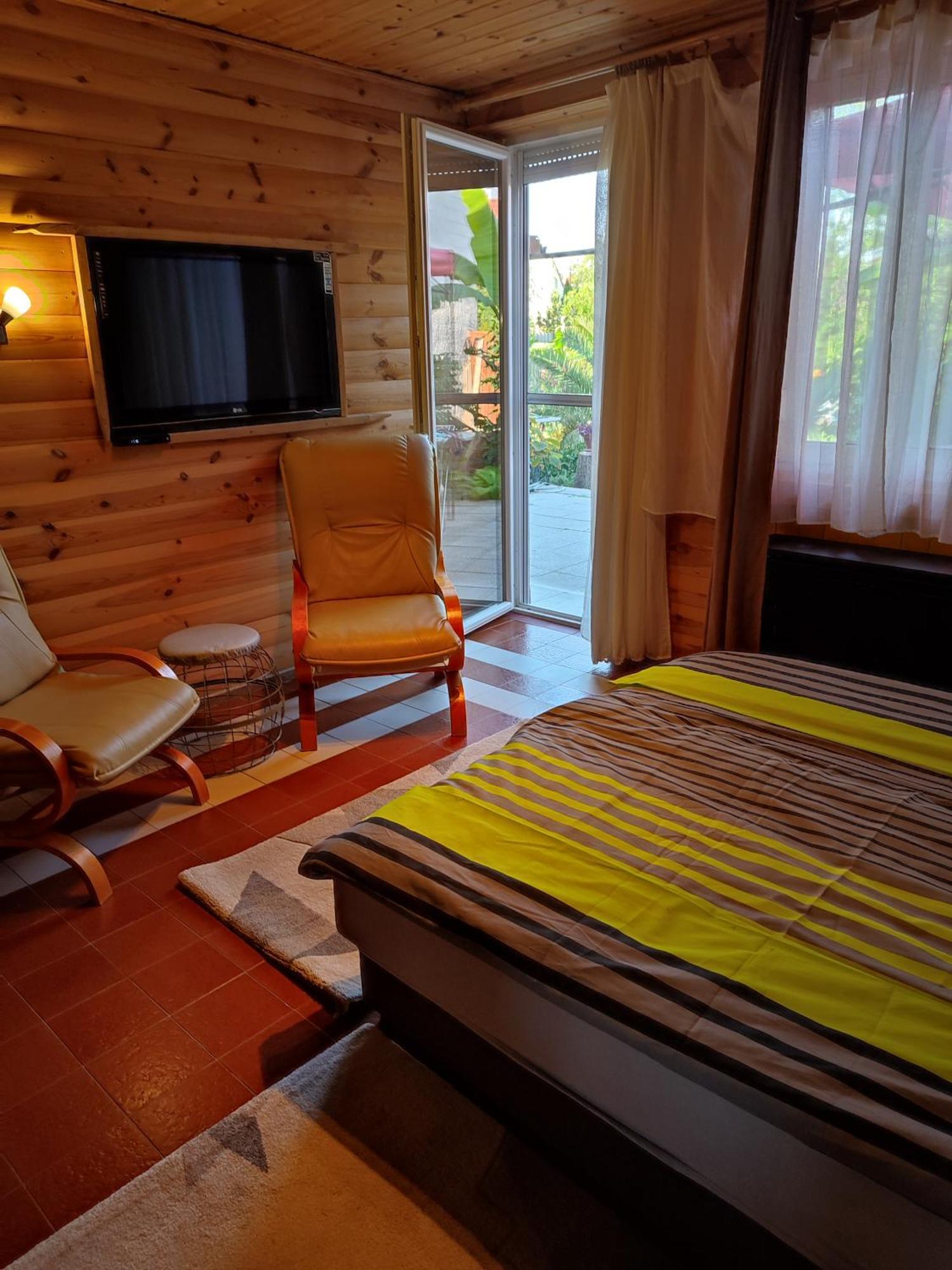 Апартаменти Napfuerdo Apartman *